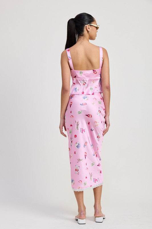 PRINTED SATIN FLY AWAY TOP WITH LACE TRIM