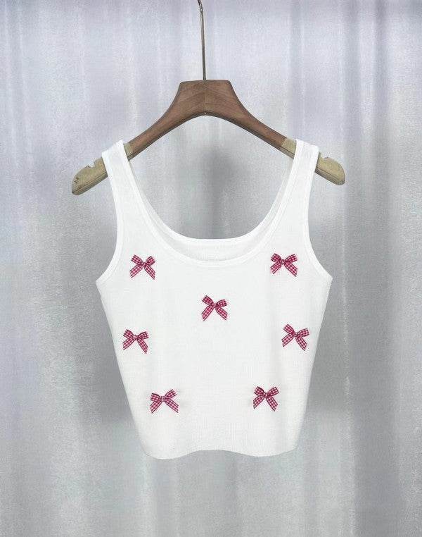 Cropped bow tank
