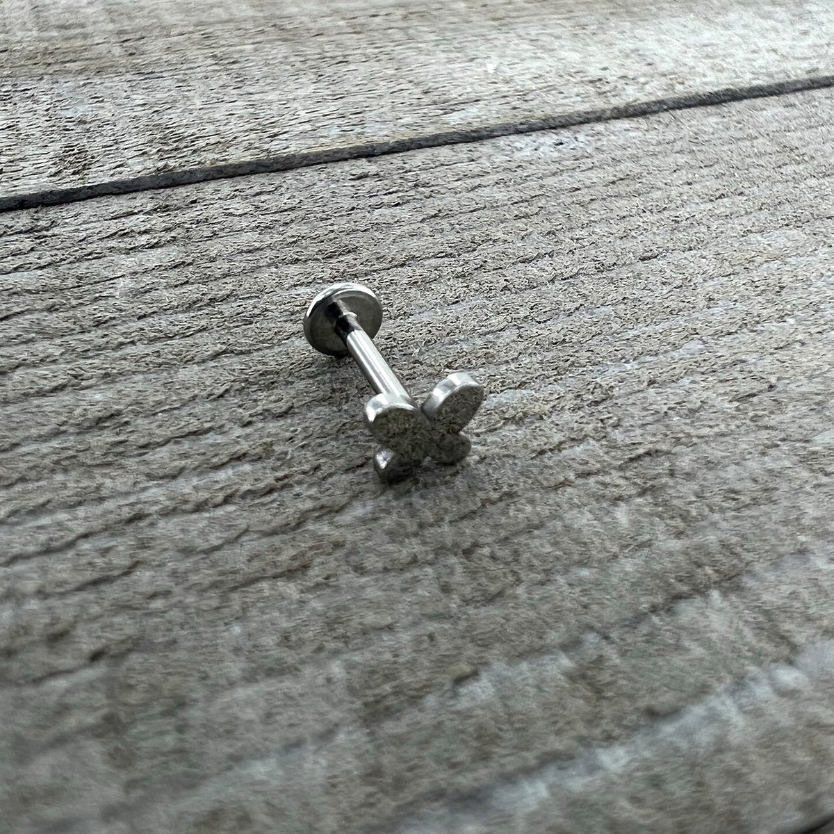 16G 5/16 Simple Butterfly Internally Threaded Labret Monroe Tragus