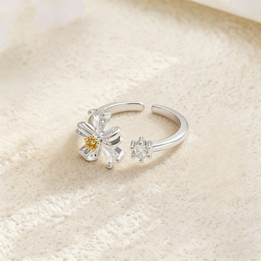 Sweet Five-Petal Flower & Cloud Ring
