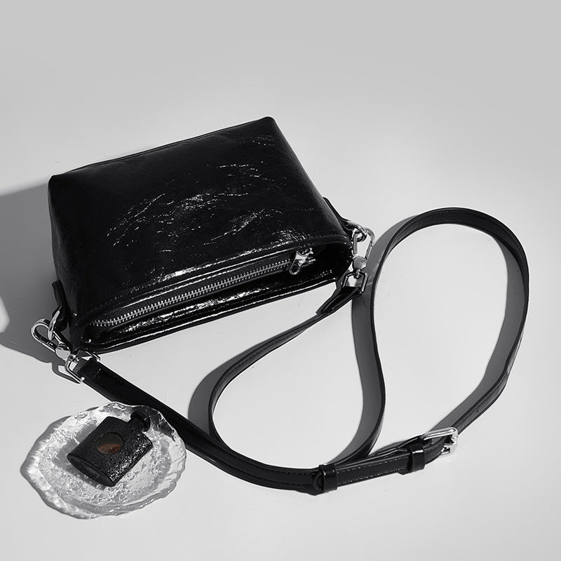 Leather Bag Simple Crack Messenger Bag Special Interest Shoulder Bag Large Capacity Bucket Bag Women
