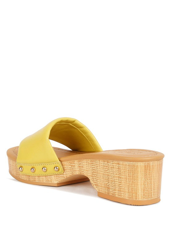 Minny Textured Heel Leather Slip On Sandals