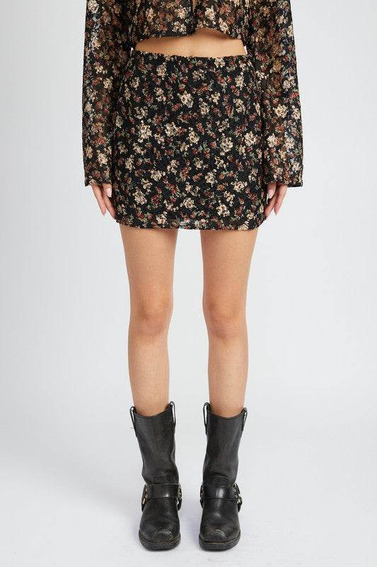 LACE EMBROIDERY MINI SKIRT