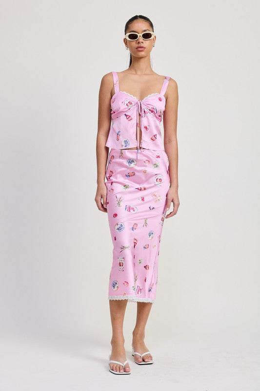 PRINTED SATIN FLY AWAY TOP WITH LACE TRIM