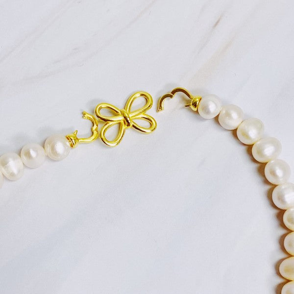 Clover Clasp Genuine Pearl Necklace