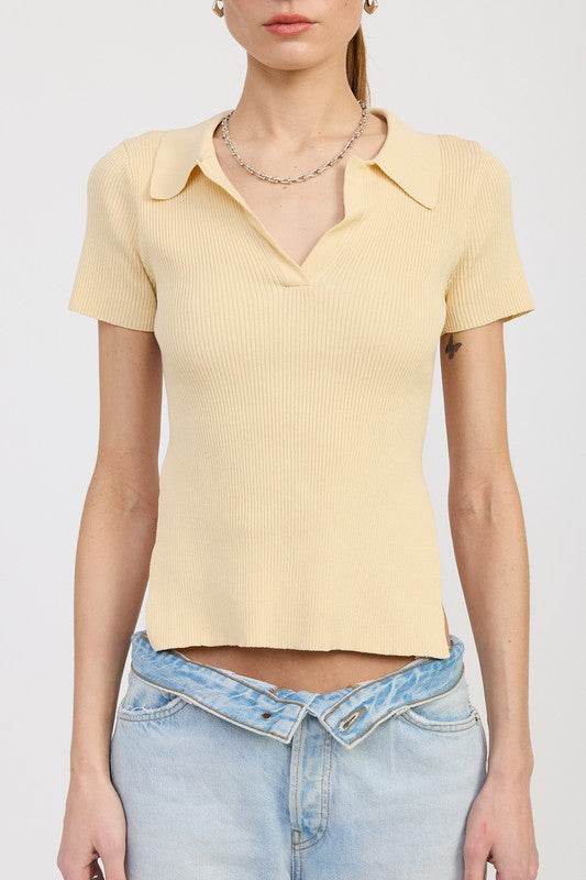 COLLARED SHORT SLEEVE TOP WITH OPEN BACK