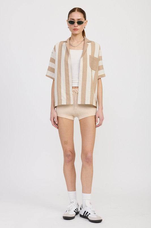 OVERSIZED BUTTON UP SHIRT