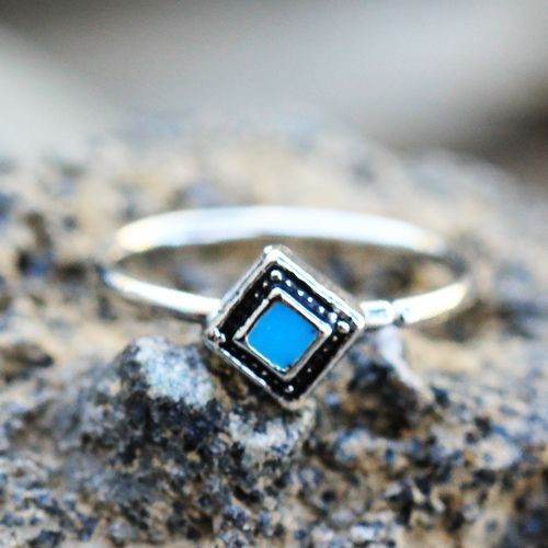 316L Stainless Steel Rhombus Cut Turquoise Nose