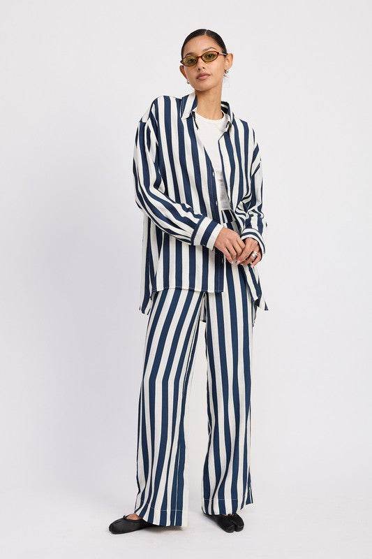 RELAXED FIT VERTICAL STRIPE BUTTON UP SHIRT