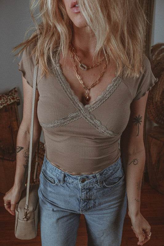Lace Splicing Criss Cross Slim Fit V Neck T Shirt