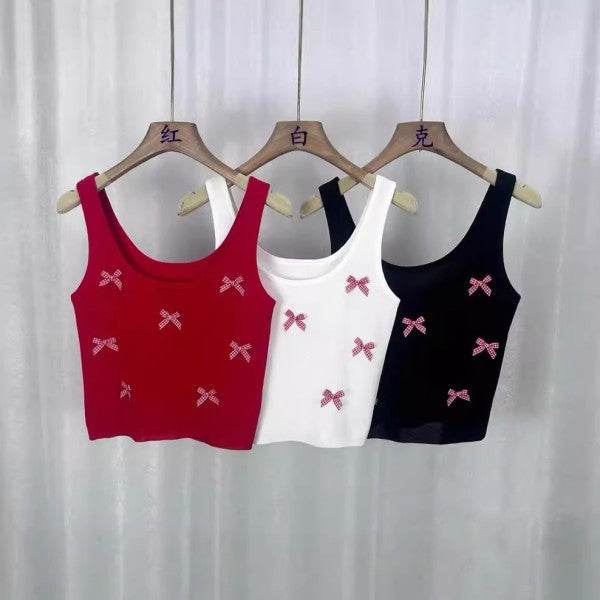 Cropped bow tank