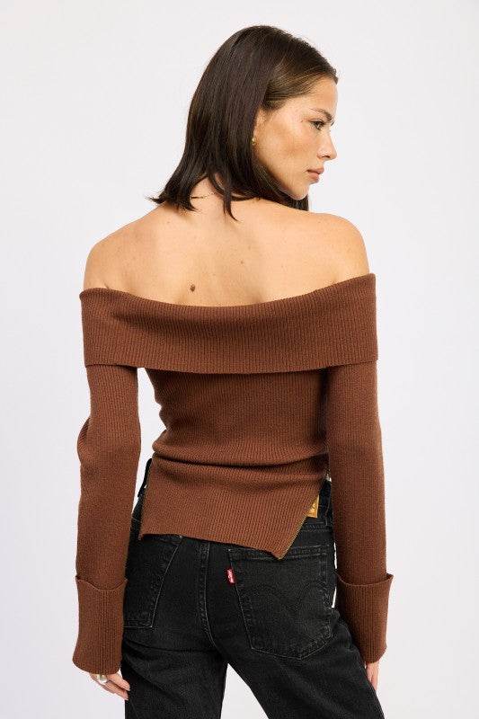 RIBBED OFF SHOULDER SWEATER WITH ZIPPER