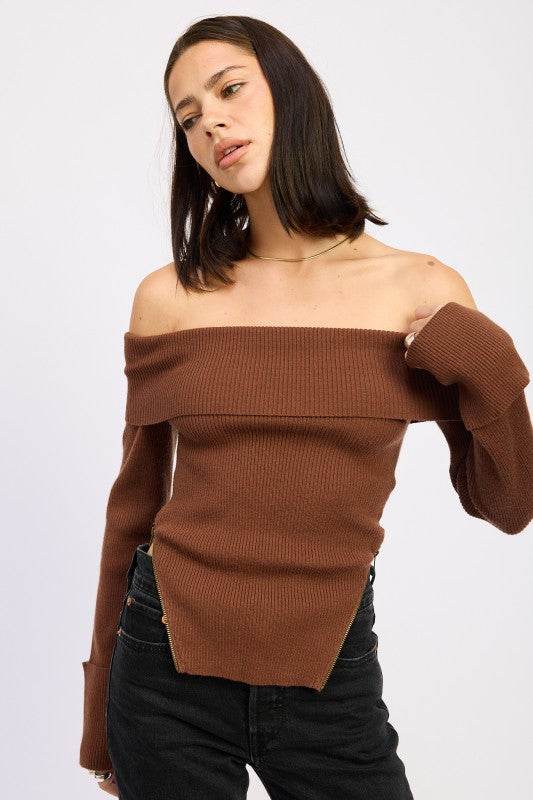 RIBBED OFF SHOULDER SWEATER WITH ZIPPER