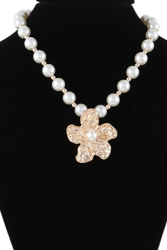 Metal Flower Pendant Statement Pearl Necklace