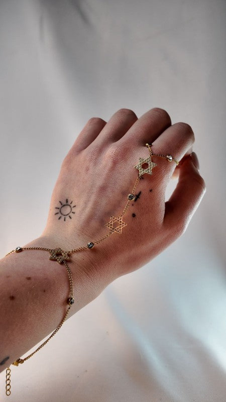 Dazzling Star of David Hand Chain Bracelet