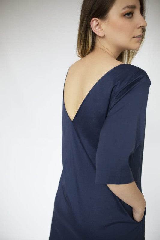 REVERSIBLE DRESS WITH A DEEP V OPENING