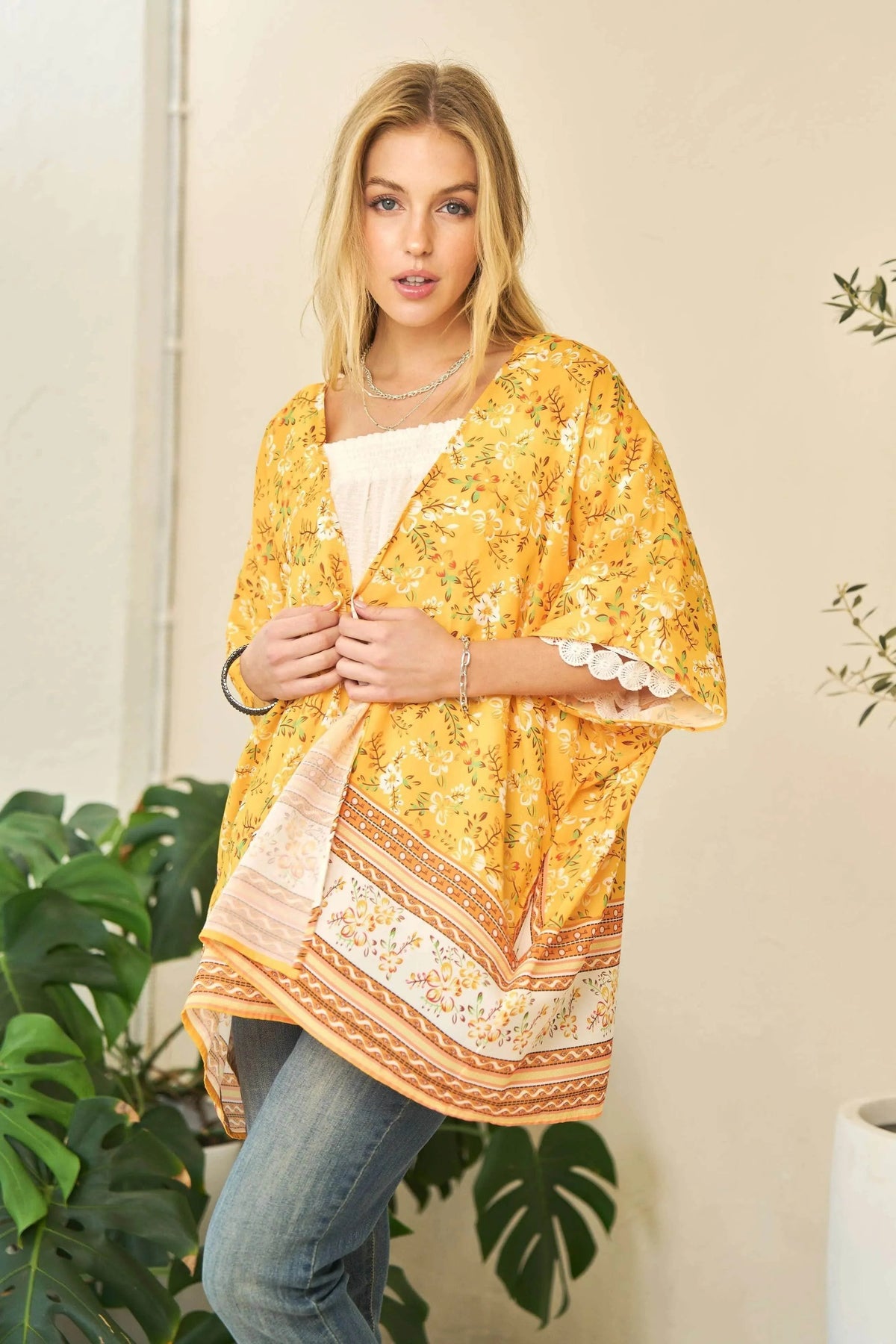 Davi & Dani Floral Printed Short Sleeve Loose Fit Kimono Cover Up
