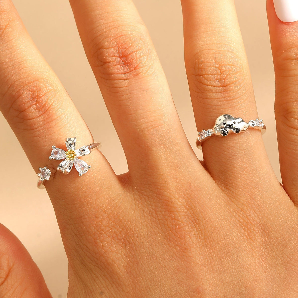 Sweet Five-Petal Flower & Cloud Ring