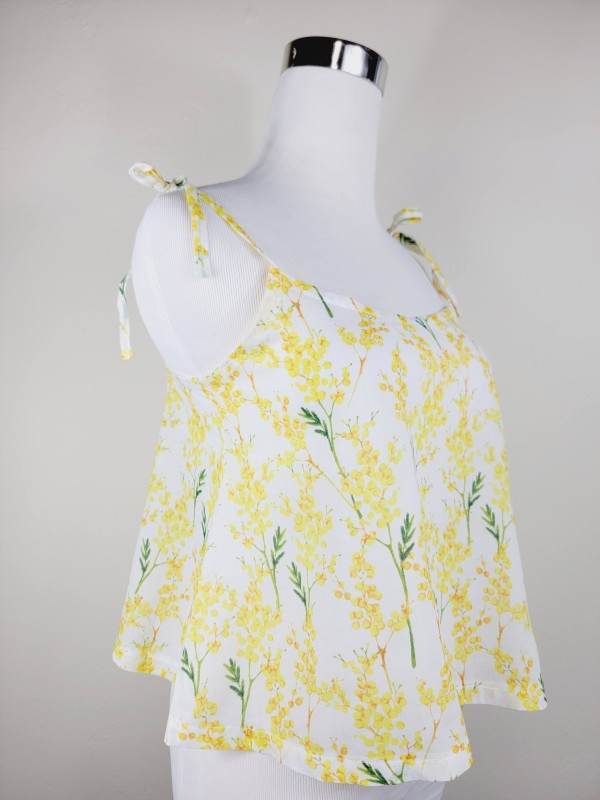 TANK TOP WITH ADJUSTABLE STRAPS