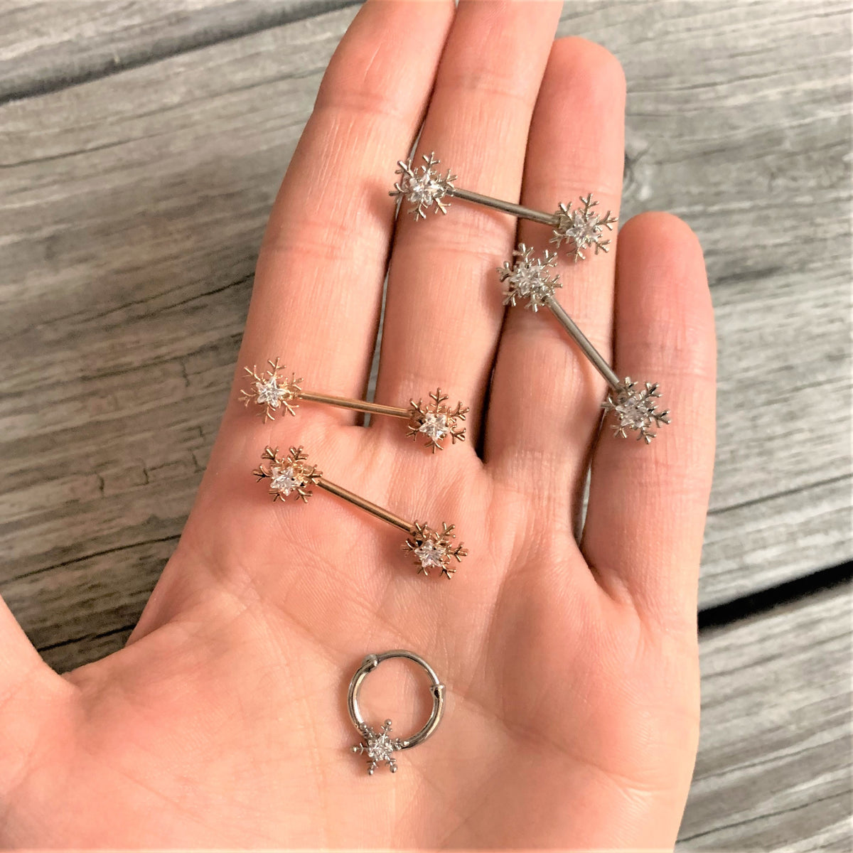 16G 3/8 Clear Gem Holiday Snowflake Septum Clicker