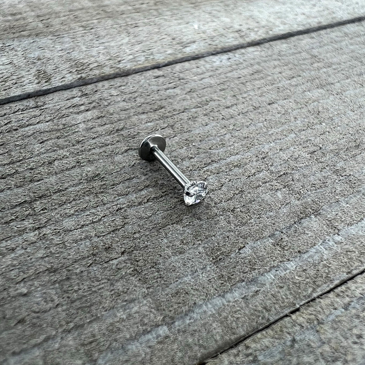 16G 5/16 Clear Gem Round End Internally Threaded Labret Tragus