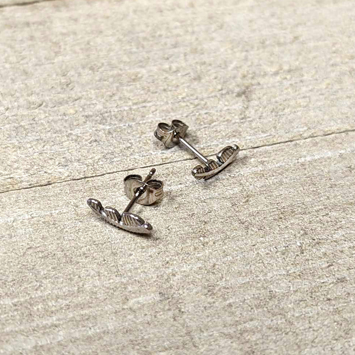 20G ASTM F-136 Implant Grade Titanium Fashion Feathers Stud Earrings