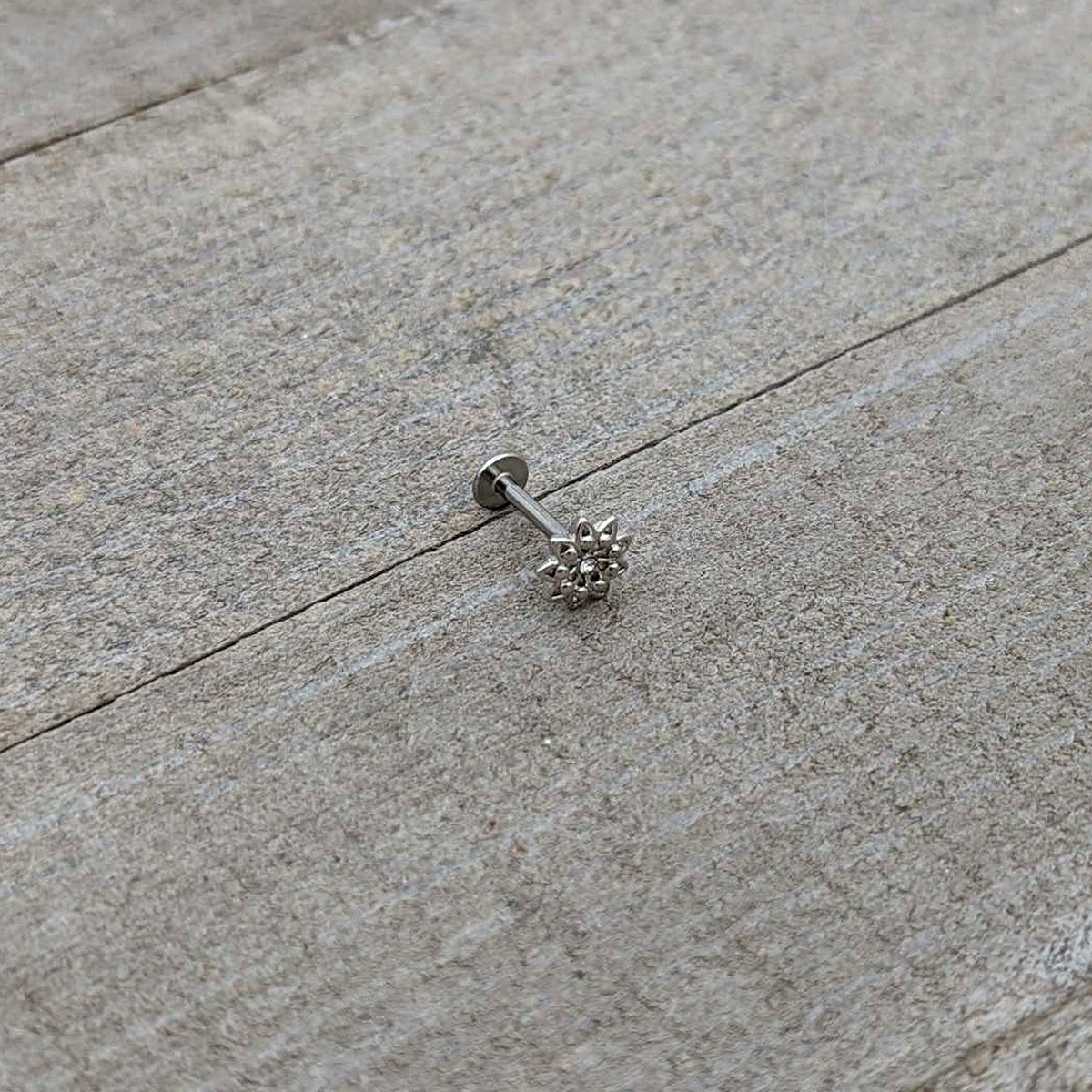 16G 5/16 Clear Gem Starry Flower Labret Monroe Tragus