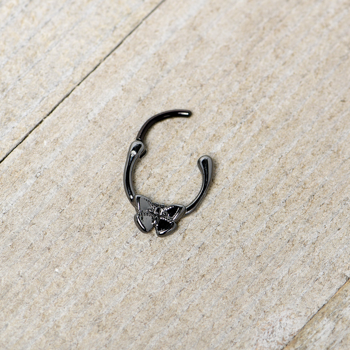 16G 3/8 Black Textured Simple Butterfly Cartilage Clicker