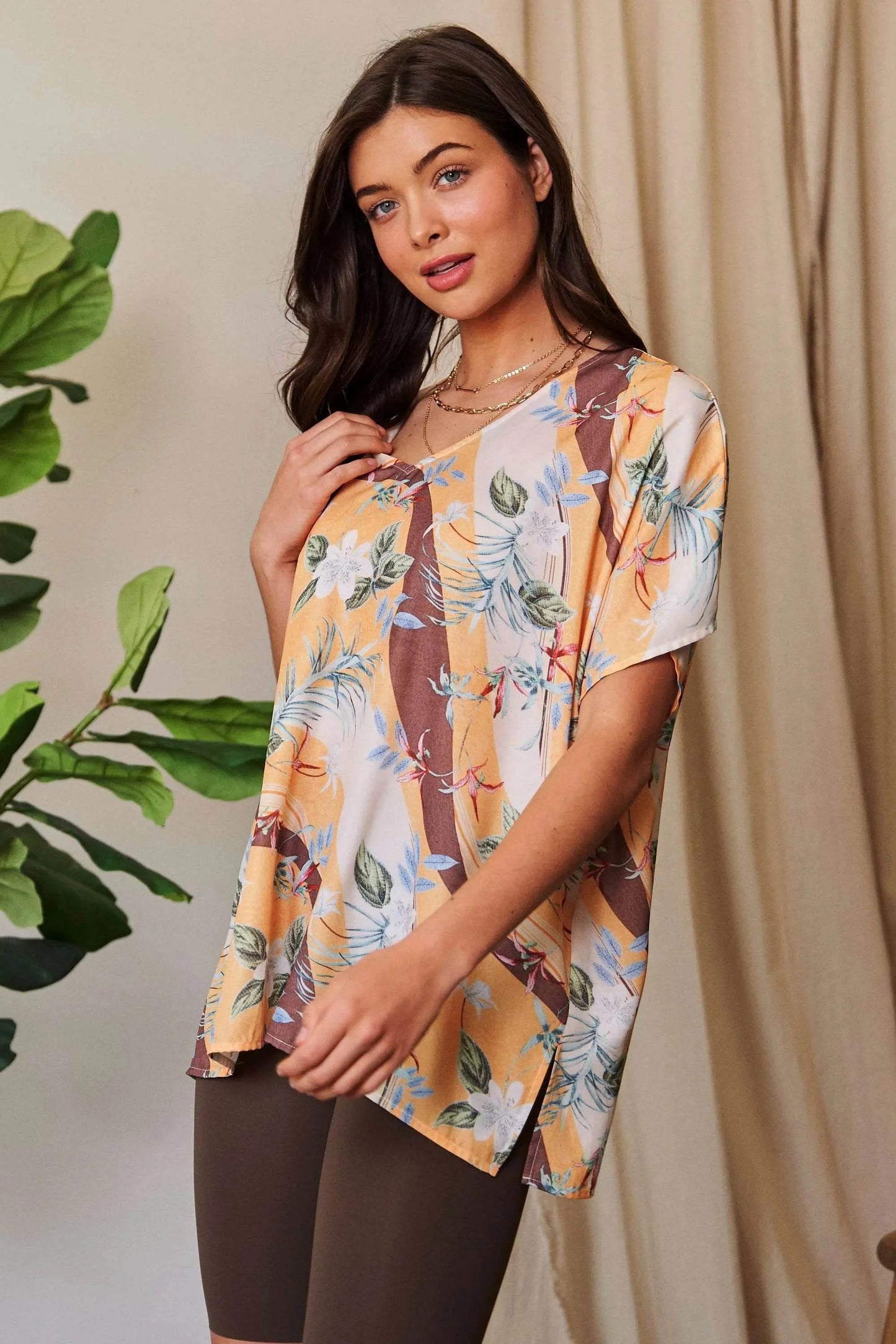 Davi & Dani Floral Printed V Neck Short Sleeve Loose Fit Top