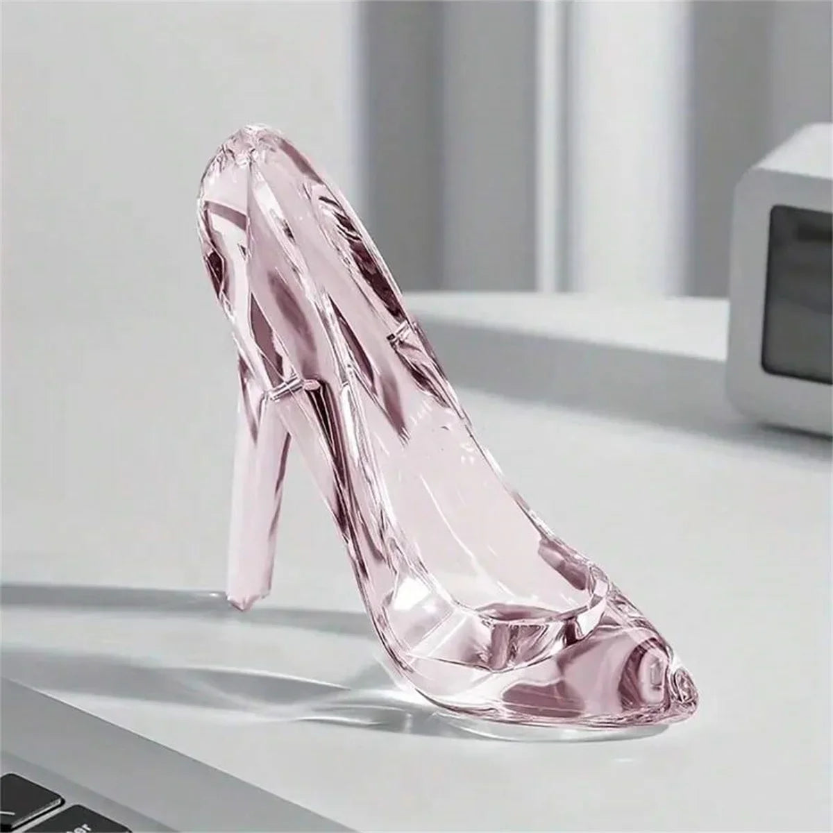 1pc Creative Acrylic Crystal Shoe Festival Party Decorations Wedding Venue Ornaments Princess Party Accessories Miniature Statue