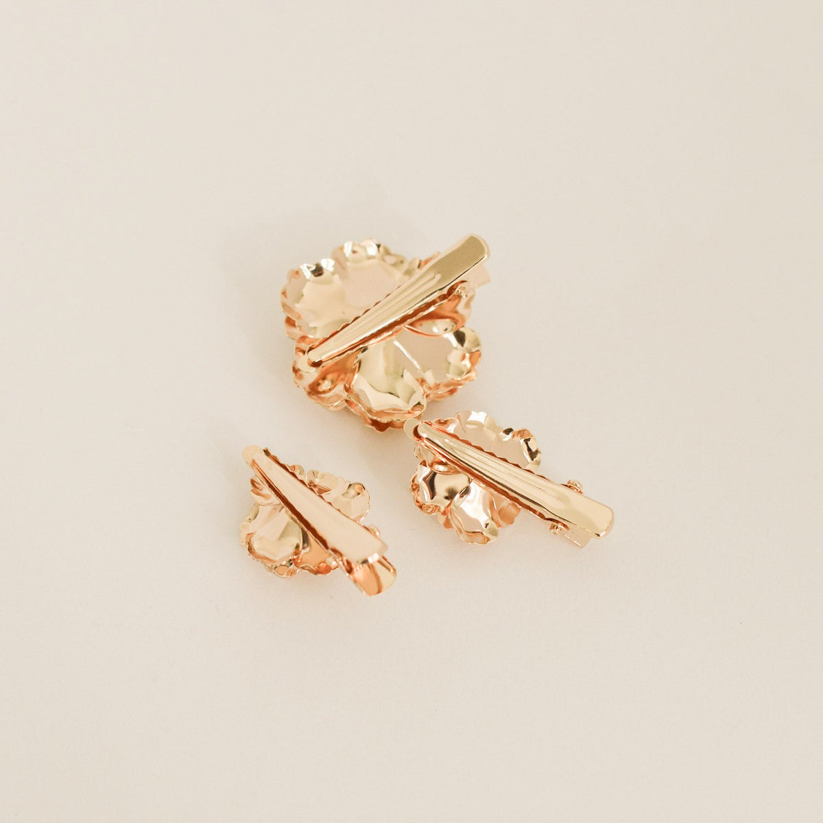 Metal Flower with Plastic Pearl Hair Clips | 3pcs | Gold