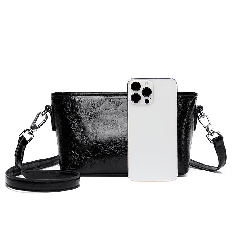 Leather Bag Simple Crack Messenger Bag Special Interest Shoulder Bag Large Capacity Bucket Bag Women