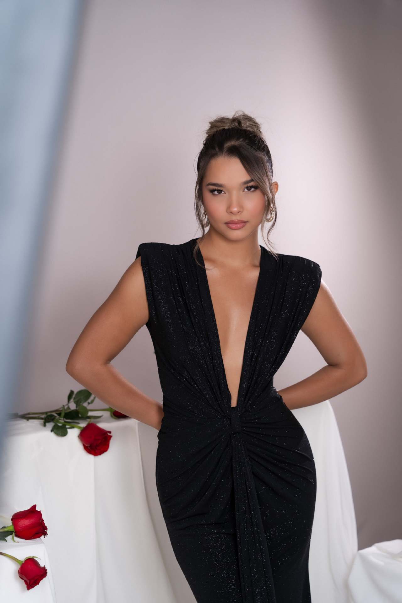 Sexy women's sleeveless super deep V slim waist pleated temperament fishtail jumpsuit