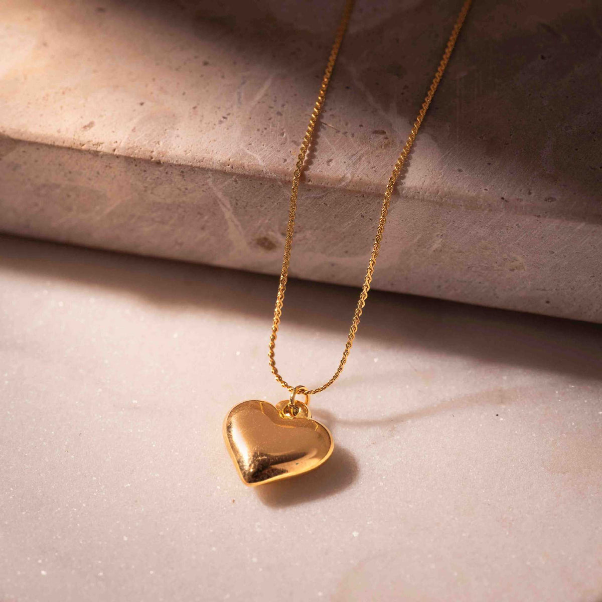 Three Dimensional Peach Heart Necklace Solid Love Heart Simplicity Dignified Embellished Clavicle Necklace Accessories