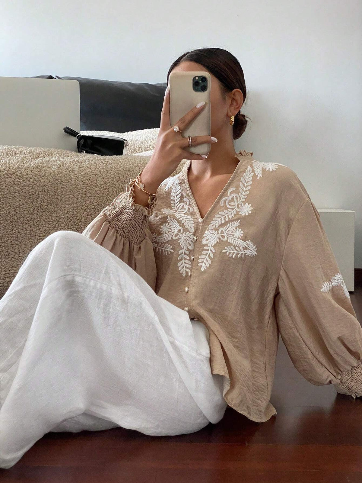 V neck Solid Color Machine Embroidery Pearl Single Breasted Lantern Long Sleeve Top