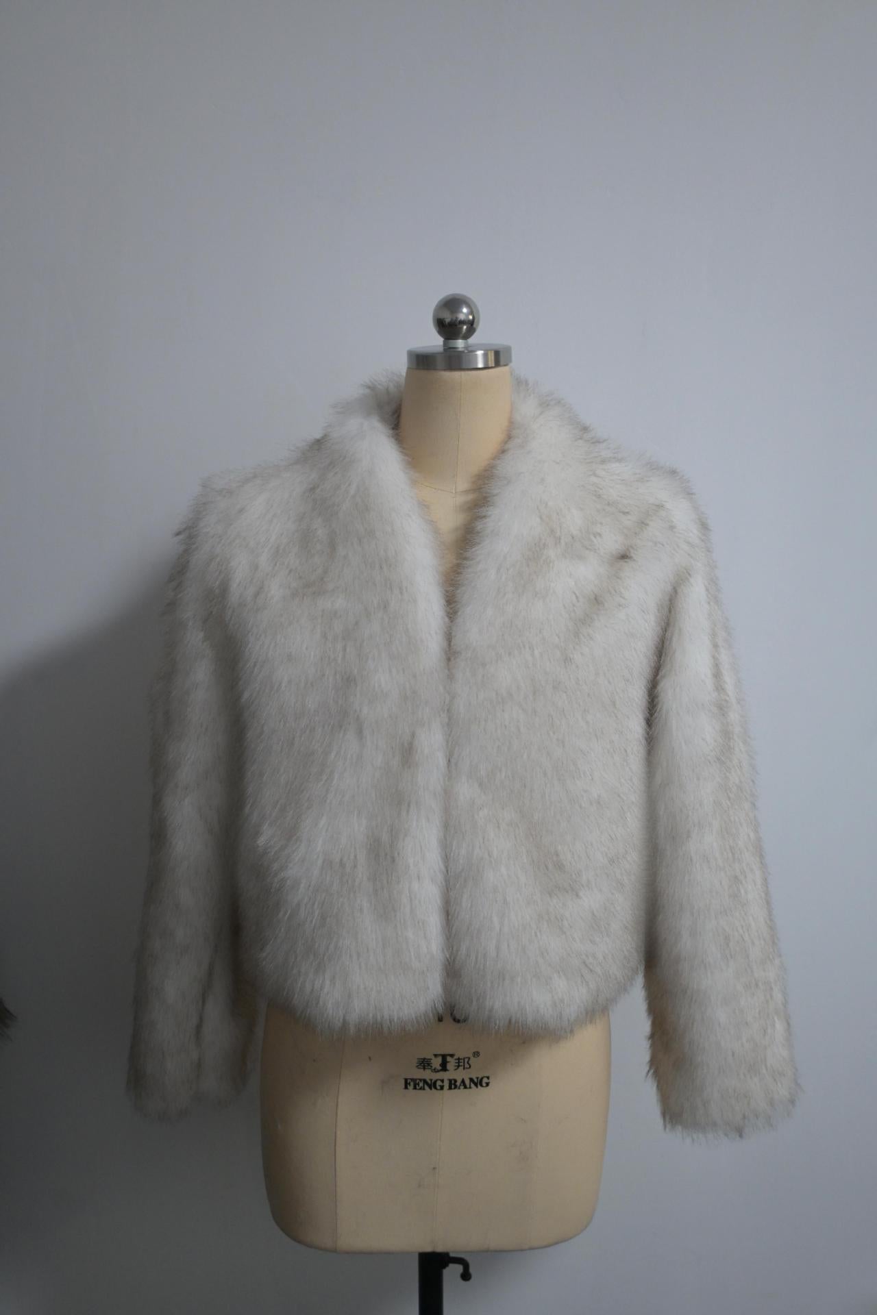 Fur V neck Artificial Fur Coat Short Fox Fur Fur Coat Fluffy Plush Women Clothing