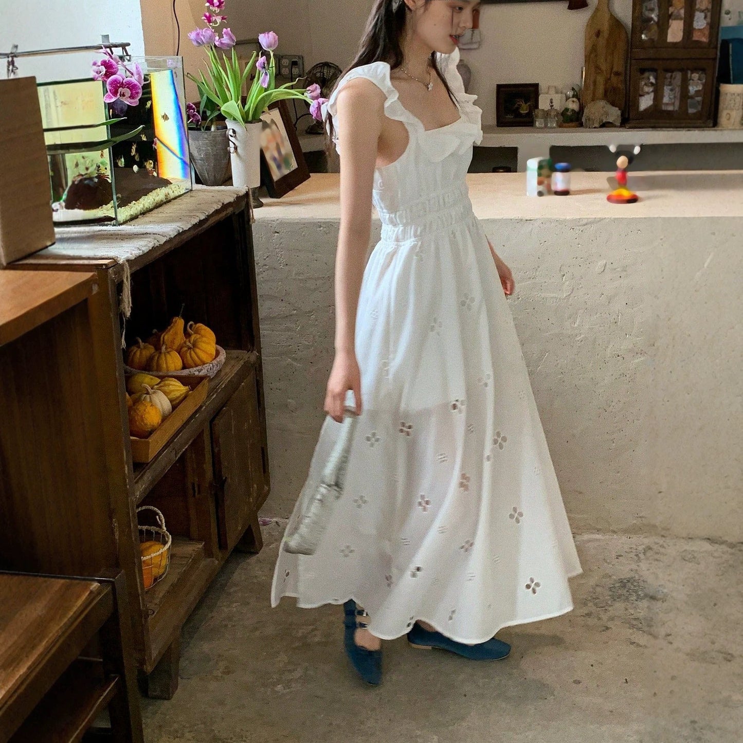 Korean Light Luxury Slim Fit Sweet Design White Dress Waist Slimming Elegant Ruffled Cami Dress