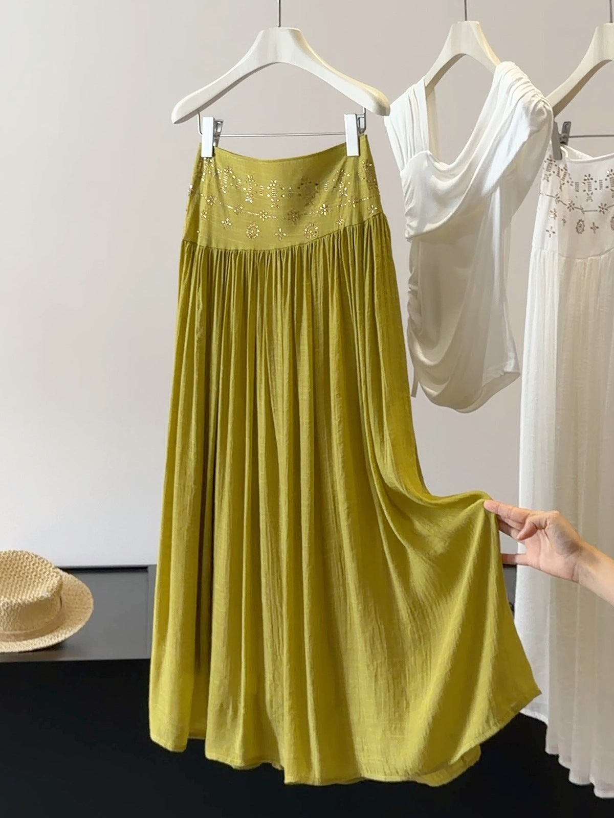 Heavy embroidery drilling elastic waist pleated cotton linen skirt Women summer holiday slim looking a line large hem Maxi Skirt