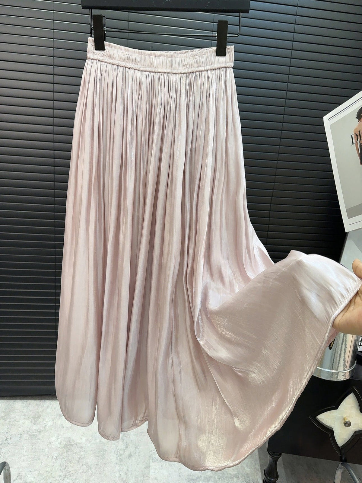 High Grade Glossy Pearlescent Chiffon Pleated Skirt Retro Fashionable Pleated Drooping Slimming High Waist A line Skirt