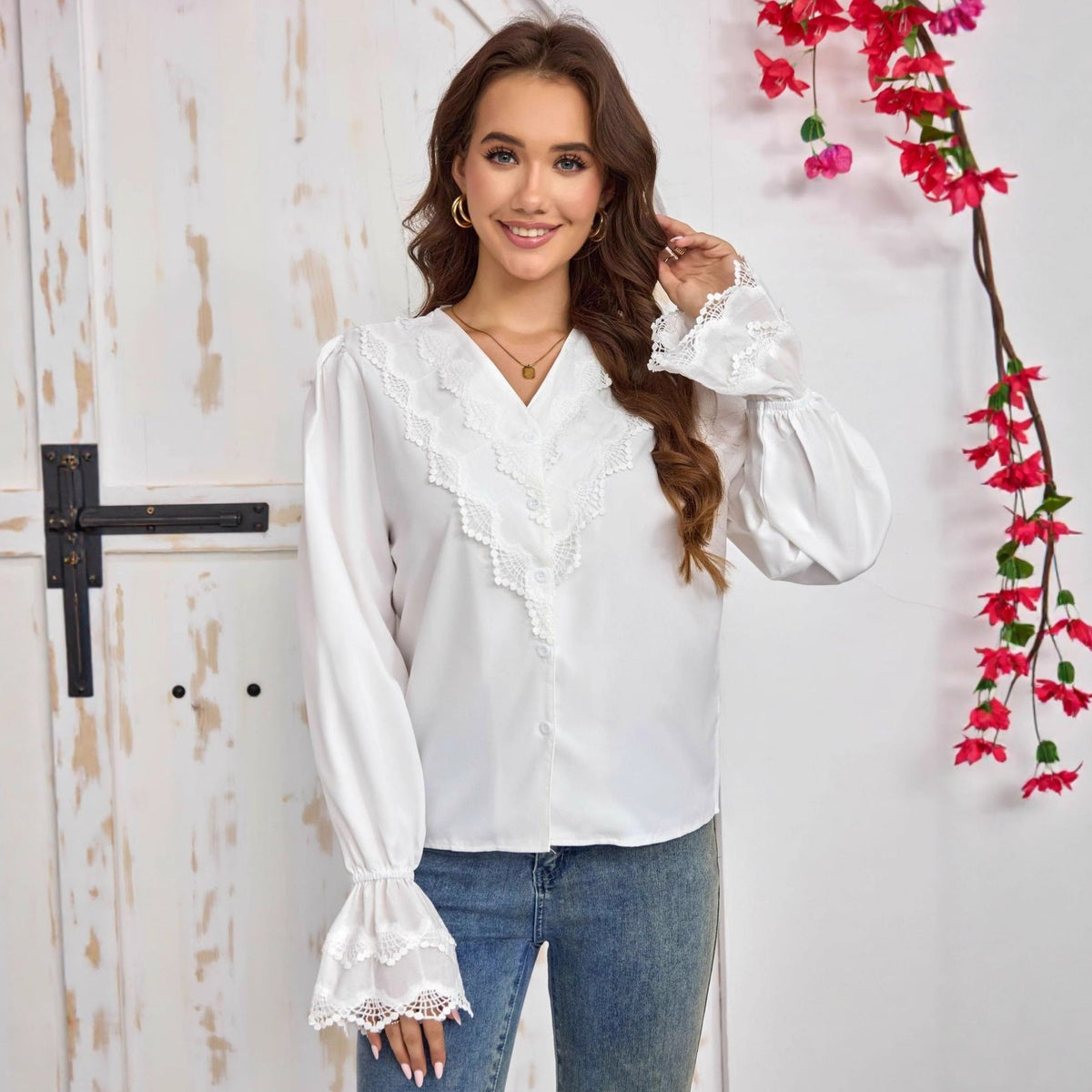 Bell Sleeve Design Slim Fit Shirt White Lace Embroidered Long Sleeve Shirt Autumn Chic Top Women