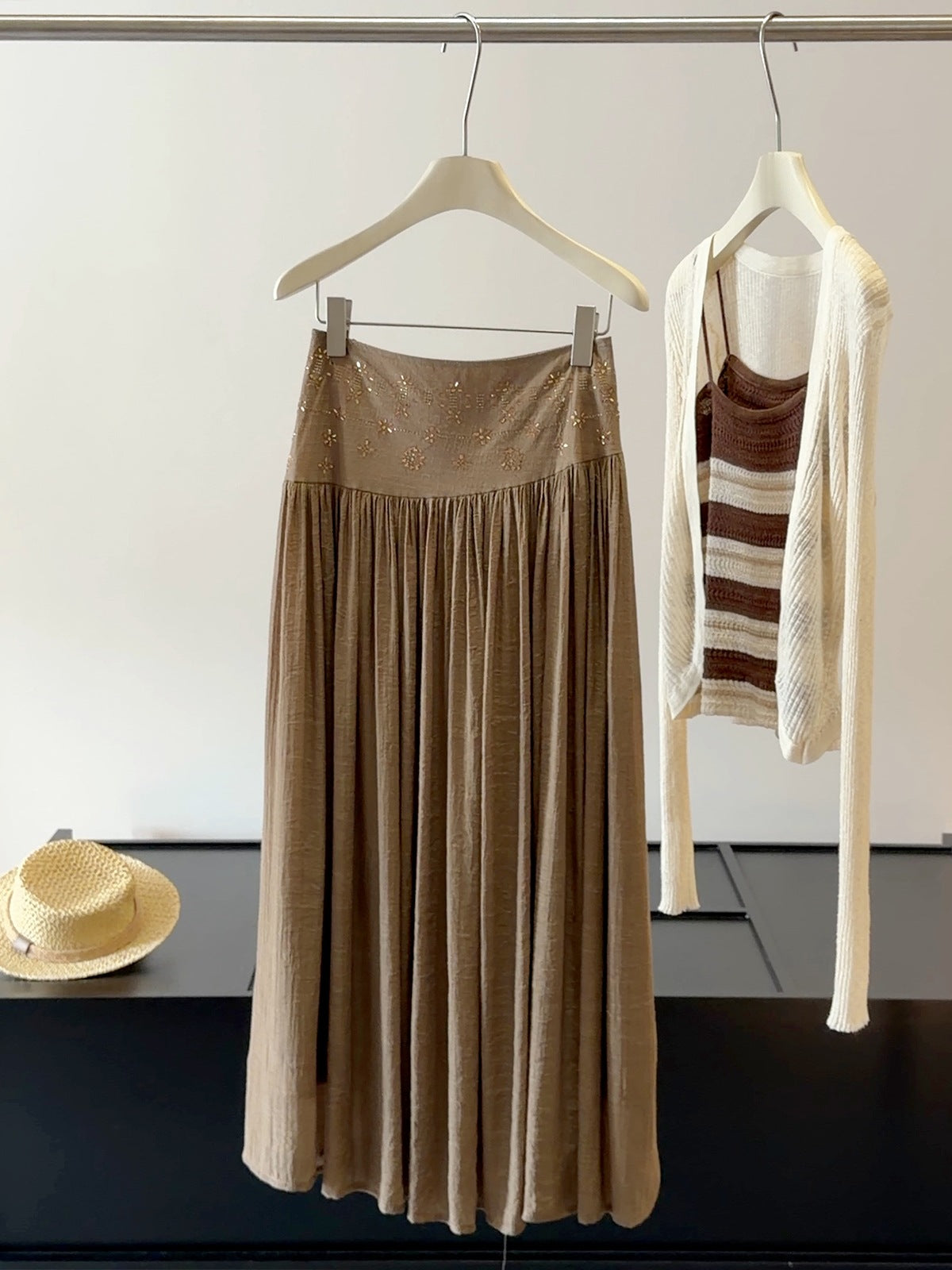 Heavy embroidery drilling elastic waist pleated cotton linen skirt Women summer holiday slim looking a line large hem Maxi Skirt