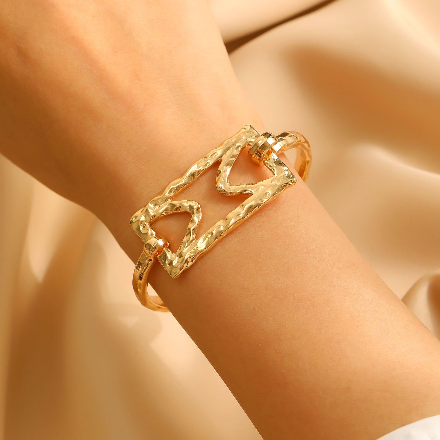 Exaggerated Alloy Round Square Geometric Electroplated Bracelet Fashion Minimalist