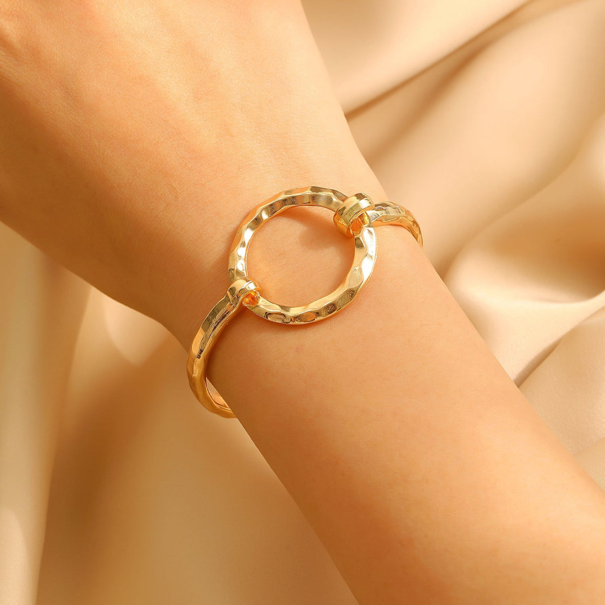 Exaggerated Alloy Round Square Geometric Electroplated Bracelet Fashion Minimalist