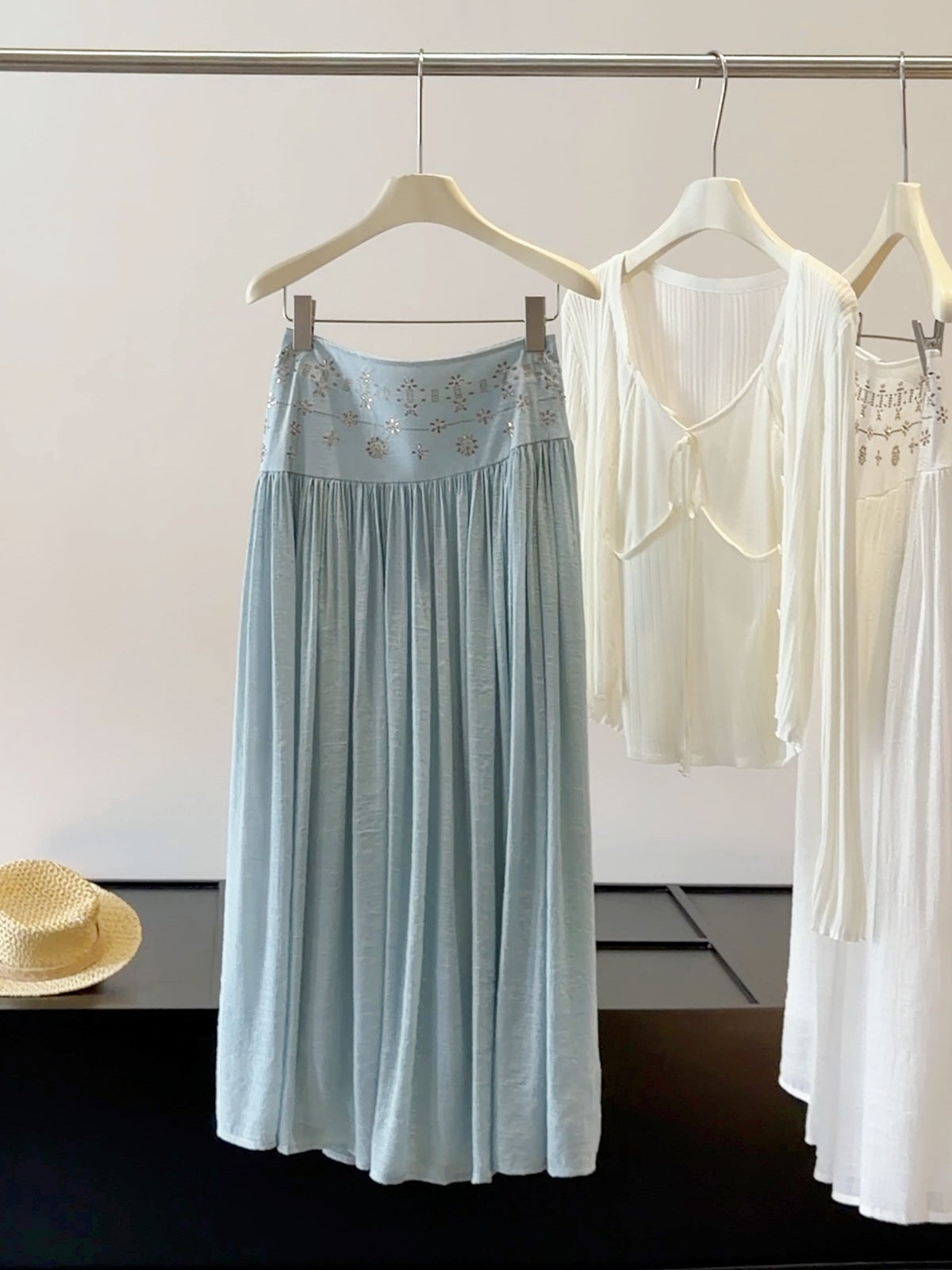 Heavy embroidery drilling elastic waist pleated cotton linen skirt Women summer holiday slim looking a line large hem Maxi Skirt