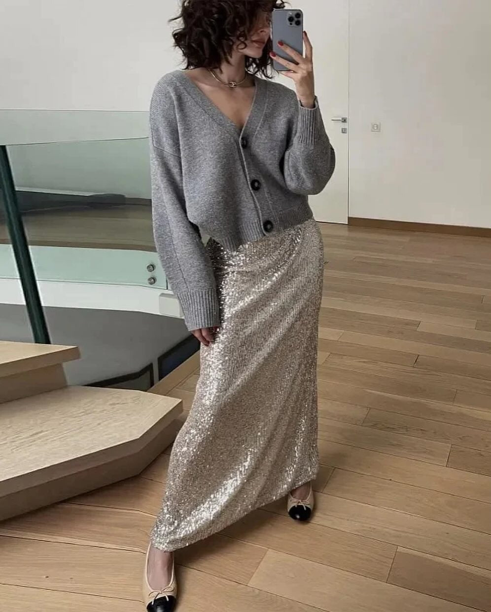 High Waist Slimming Sequined Skirt Women Elastic Waist Back Slit Elastic Straight Long Skirt