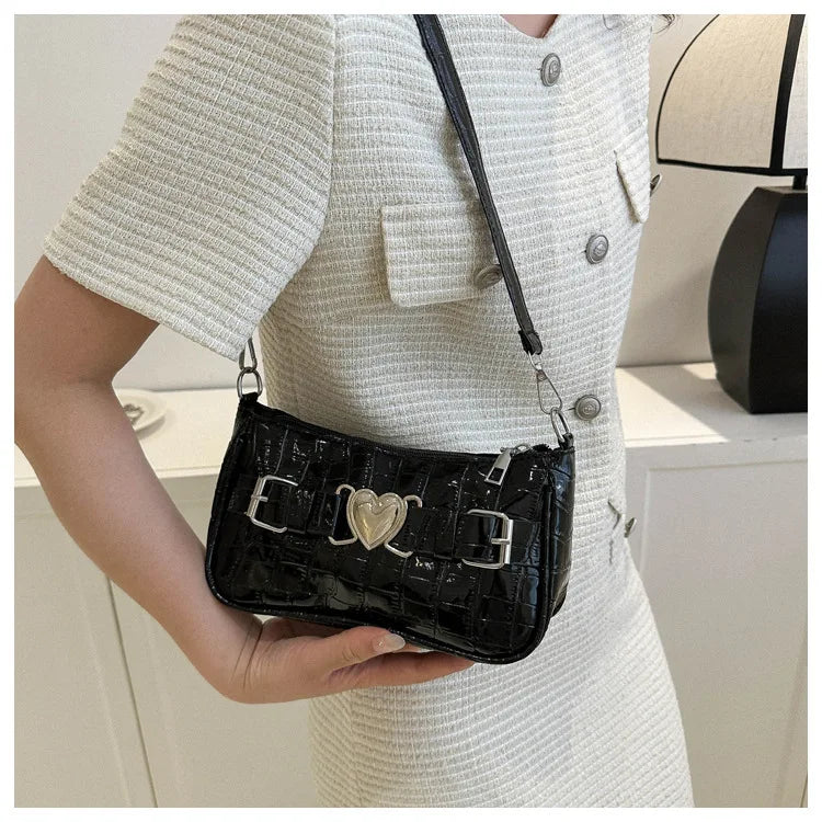 Women's Y2K Peach Heart Butt Leather Handbag | Alligator Pattern Underarm Shoulder Bag with Heart Pin Buckle (Fashion Girls Mini Tote)