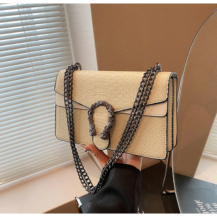Retro Style Fashion Chain Shoulder Bag for Women | Snake Pattern Crossbody Small Square Bag (Trendy Accessory)