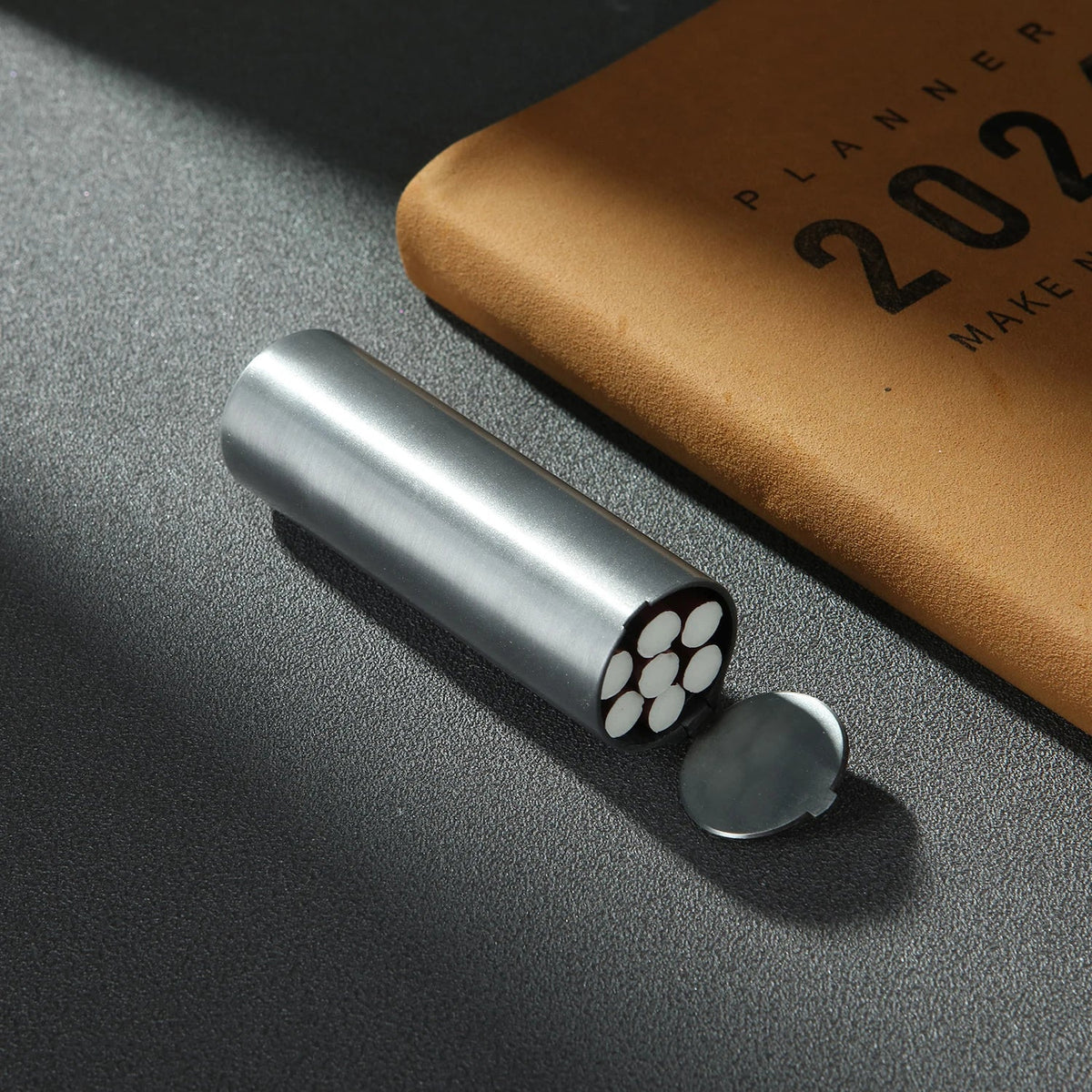 Portable Cigarette Case Metal Cigarette Storage Container for Trave Outdoor Holds 7 Cigarettes Tobacco Accessories