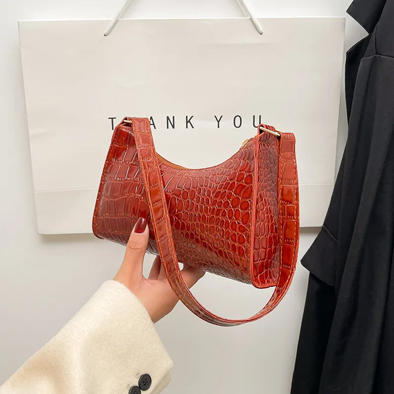 Fashion Exquisite Shoulder Bag | Retro Casual Women's Tote & Female Leather Solid Color Chain Handbag (Small Square Armpit Bag)