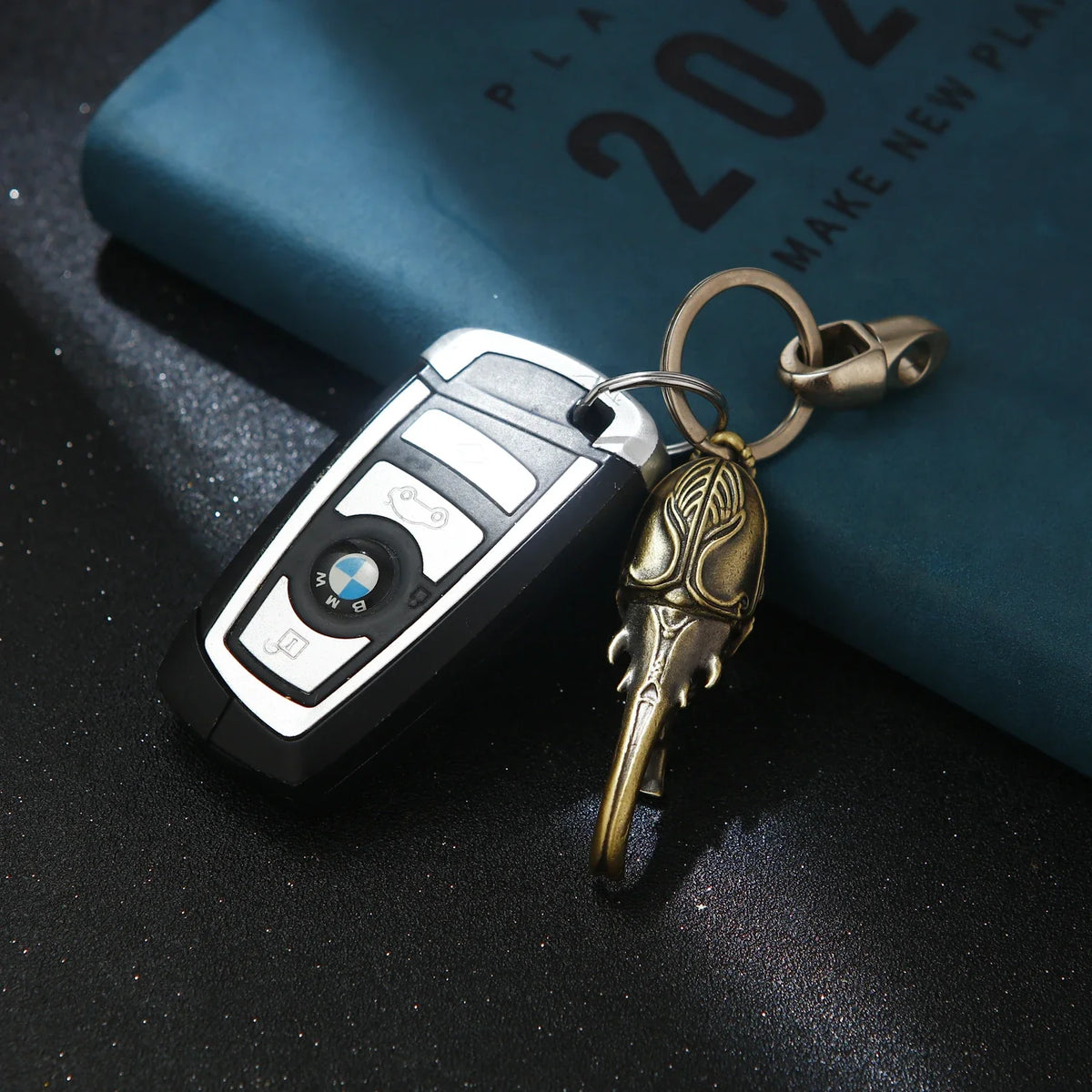 Creative Metal Beetle Bottle Opener Portable Beer Can Opener Wine Bottle Opener Outdoor BBQ Opener Kitchen Tool